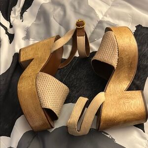 Women's Beige Tori Burch sandals